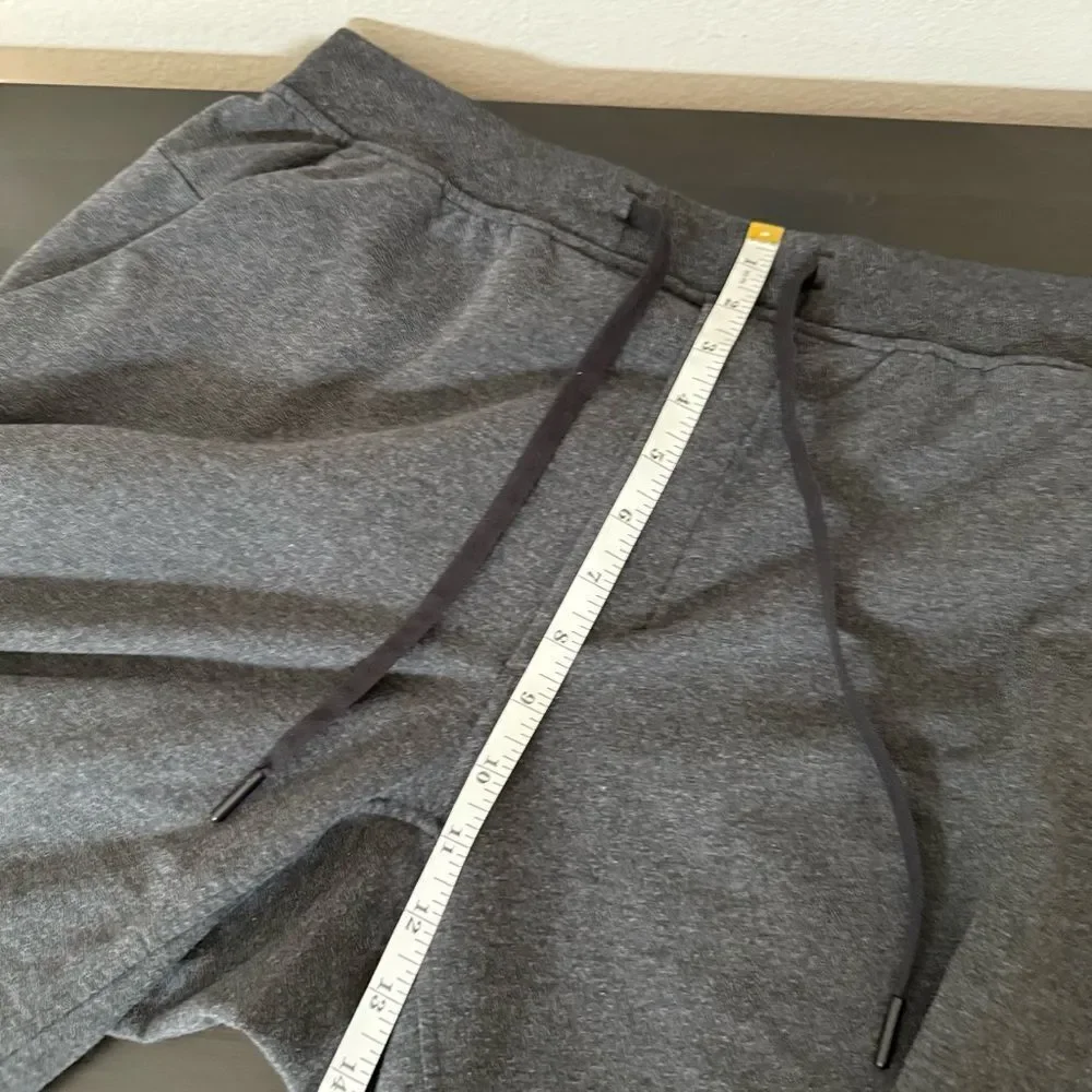 Lululemon Shorts 9.5'' Men Sz L Dark Gray Pull On Drawstring Pockets Gym Running